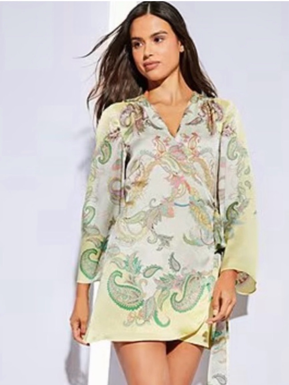 NWT Gianni Bini Jenni Paisley Printed Satin V-Neck Long Sleeve Mini Wrap Dress